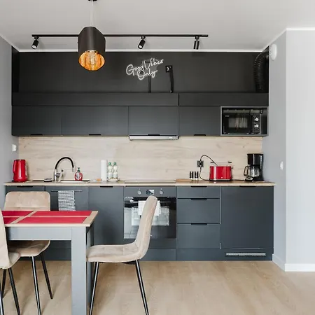 Fiqus Marcelin Deluxe By Bookinghost * Poznan