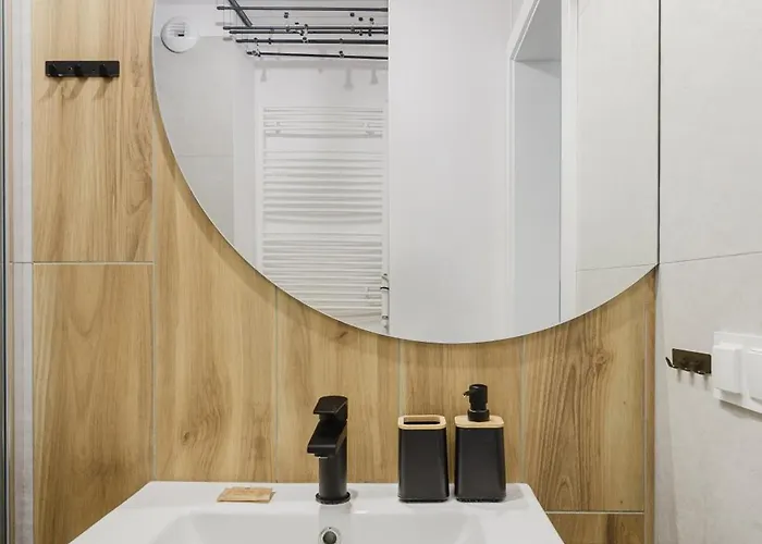 Fiqus Marcelin Deluxe By Bookinghost