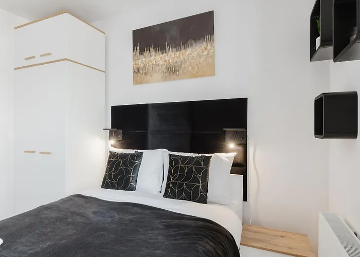 Fiqus Marcelin Deluxe By Bookinghost Poznań