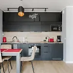Fiqus Marcelin Deluxe By Bookinghost * Poznań