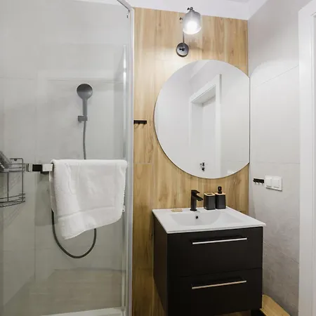 Fiqus Marcelin Deluxe By Bookinghost *