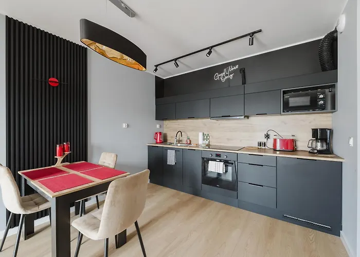 Fiqus Marcelin Deluxe By Bookinghost * Познань