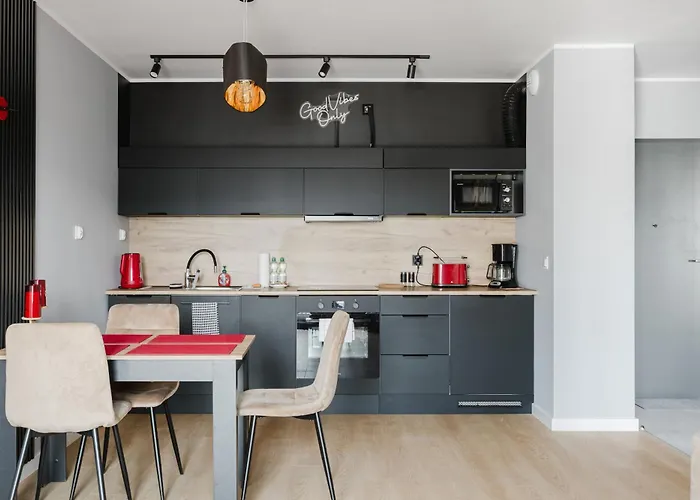 Fiqus Marcelin Deluxe By Bookinghost * Познань