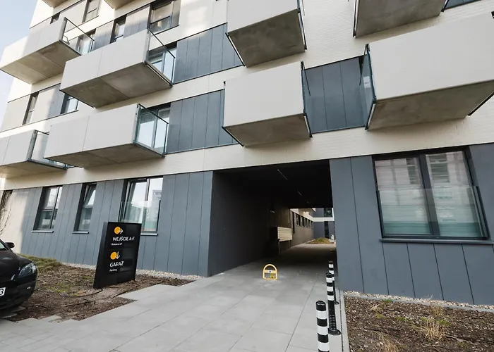 Fiqus Marcelin Deluxe By Bookinghost * Познань